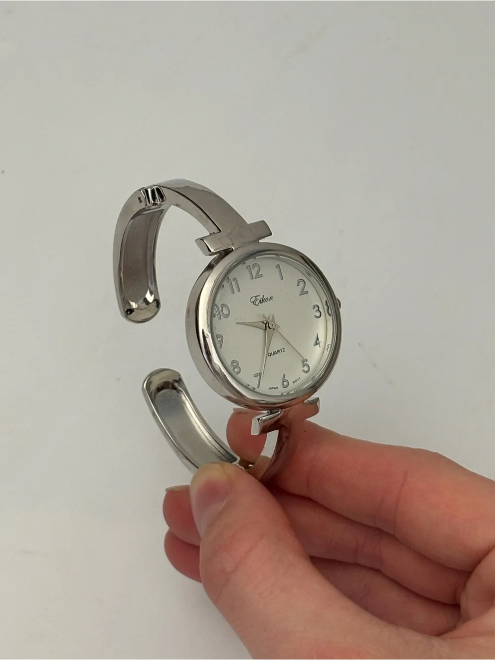 Classic Silver Bracelet Watch with White Dial